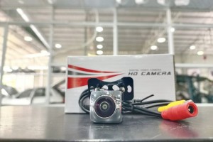 Camera lùi AHD cánh bướm mạ chrome, đánh lái theo góc lùi