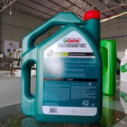 Dầu nhớt Castrol Magnatec 10w40